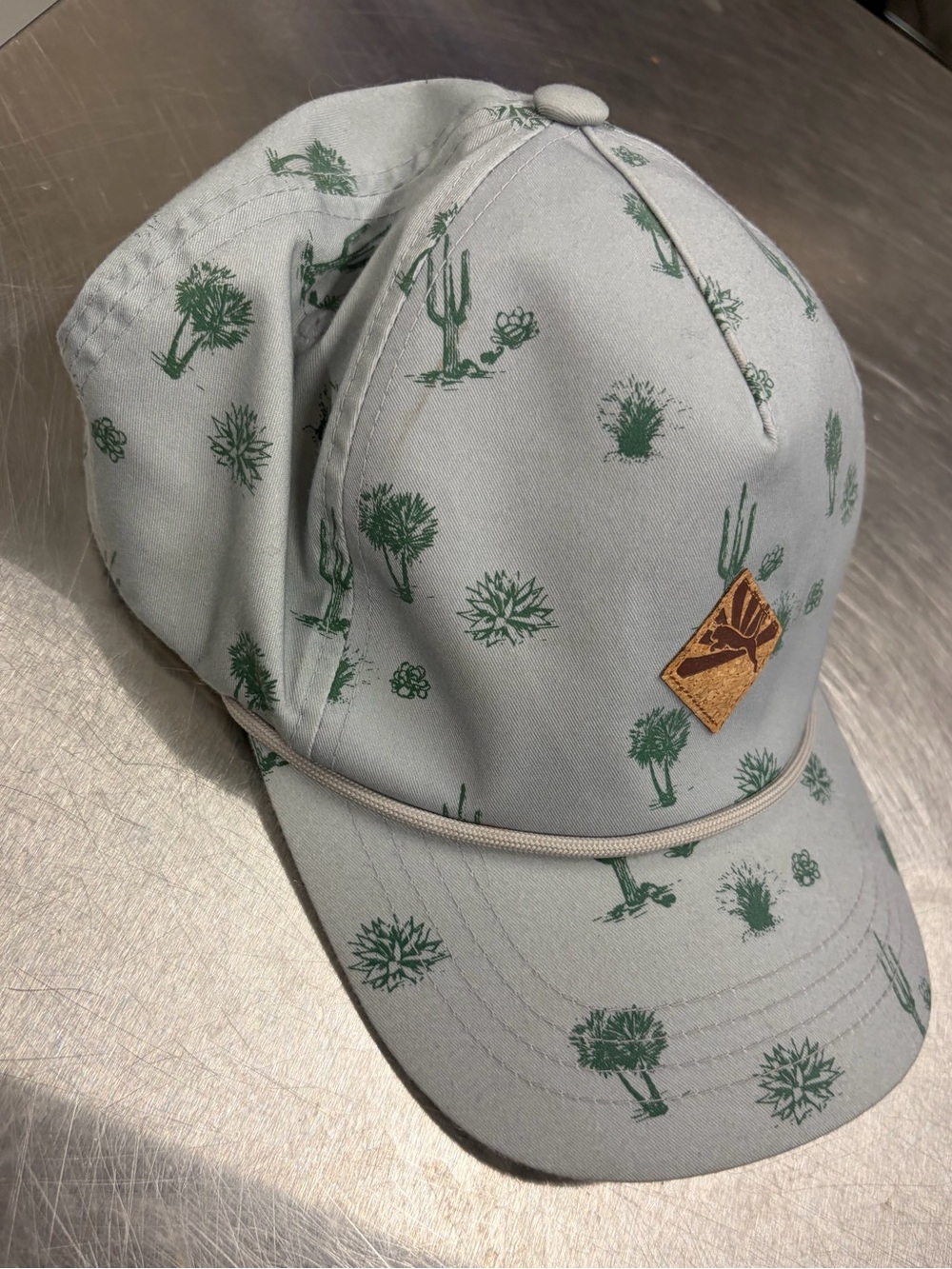 Men’s Puma Light Gray Desert Print Cap with Rope Accent